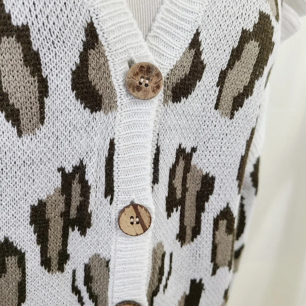 Chaser leopard jacquard cardigan sweater ruffle sleeve size large NEW NWOT